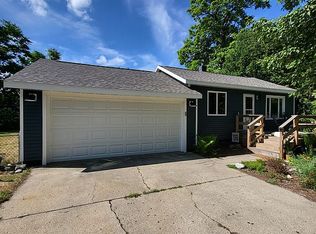 1109 Bellway Ave, Norton Shores, MI