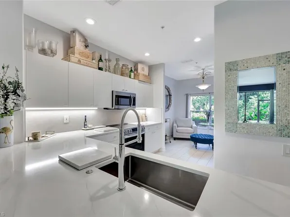 1045 Tarpon Cove DR #102, NAPLES, FL 34110