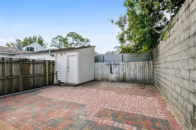 3618 Baronne St — Photo 11