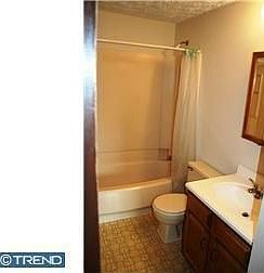 3rd image of 2626 Barclay St