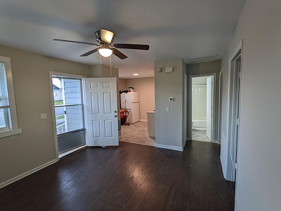 3rd image of 2504 Washington St