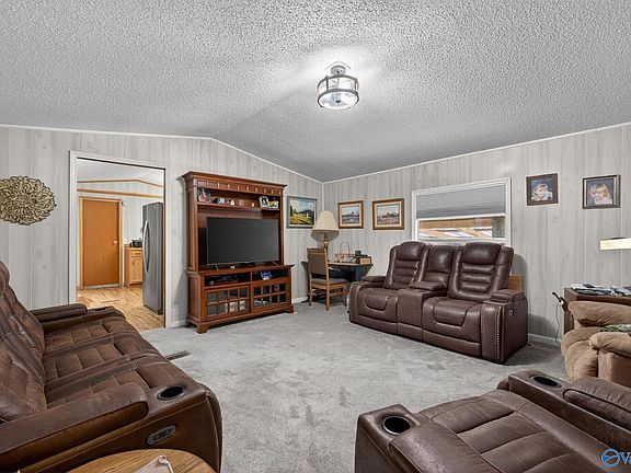 3rd image of 118 Long Dr