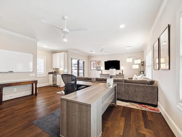 1527 Cunningham Parc Ln — Photo 16