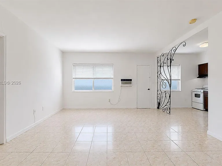 2499 SW 27th St #5 — Photo 10