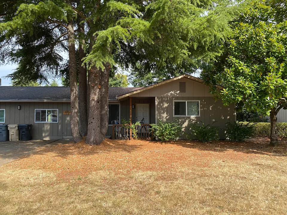 635 SW 55th St