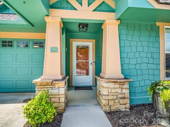 51 Barn Owl Way, Hendersonville, NC 28792
