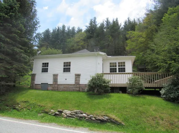 726 Middle Fork Rd, Blowing Rock, NC 28605
