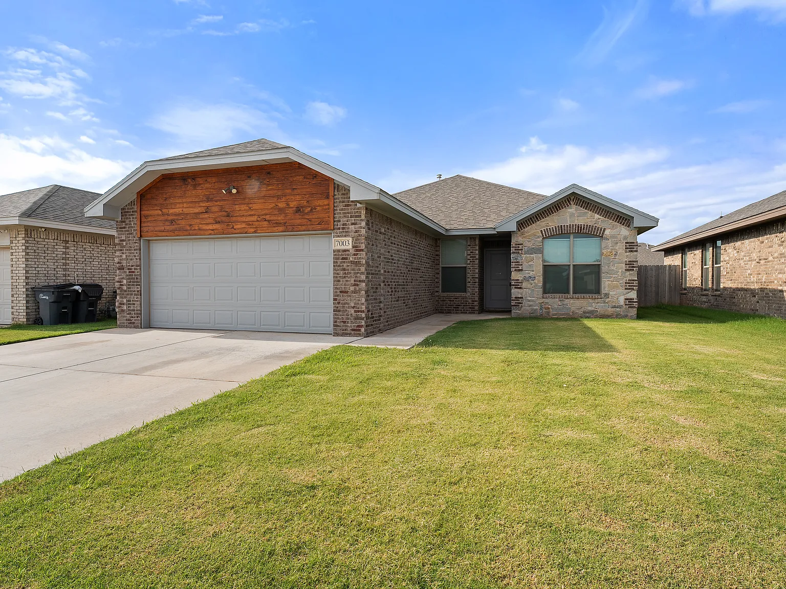 4 bed, 1613 sqft, $2,000 — Photo 1