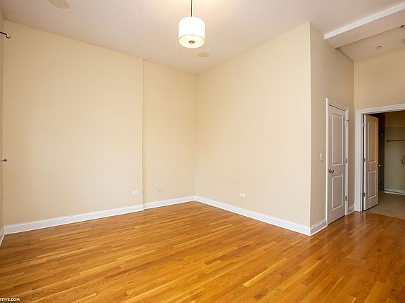 5th image of 2730 N Ashland Ave APT 404