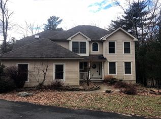 5207 Boxwood Ln, Stroudsburg, PA 18360