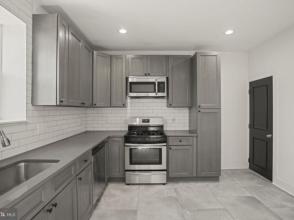 1st image of 2706 E Somerset St