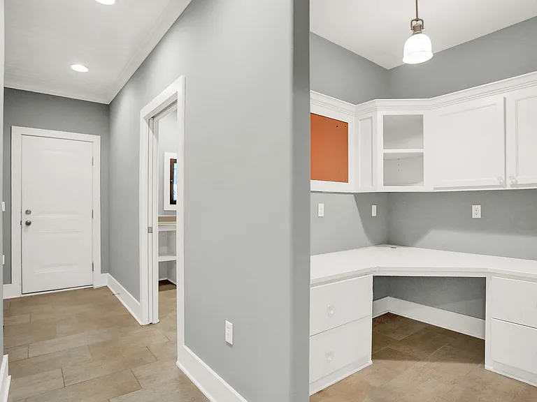 16893 Oak Manor Dr — Photo 17