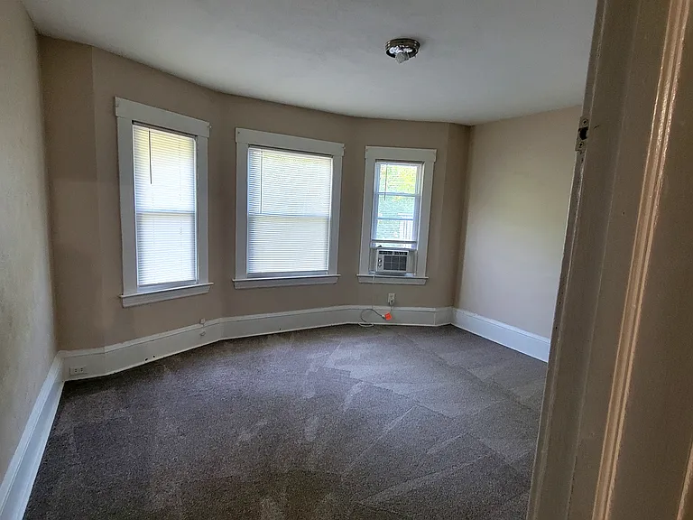 2266 Grandview Ave — Photo 39