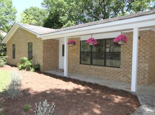 21010 Meadowbrook Dr, Fairhope, AL 36532