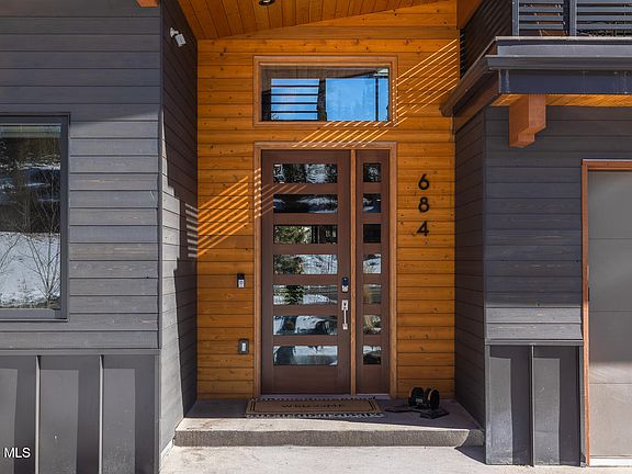 3rd image of 684 Vasquez Road