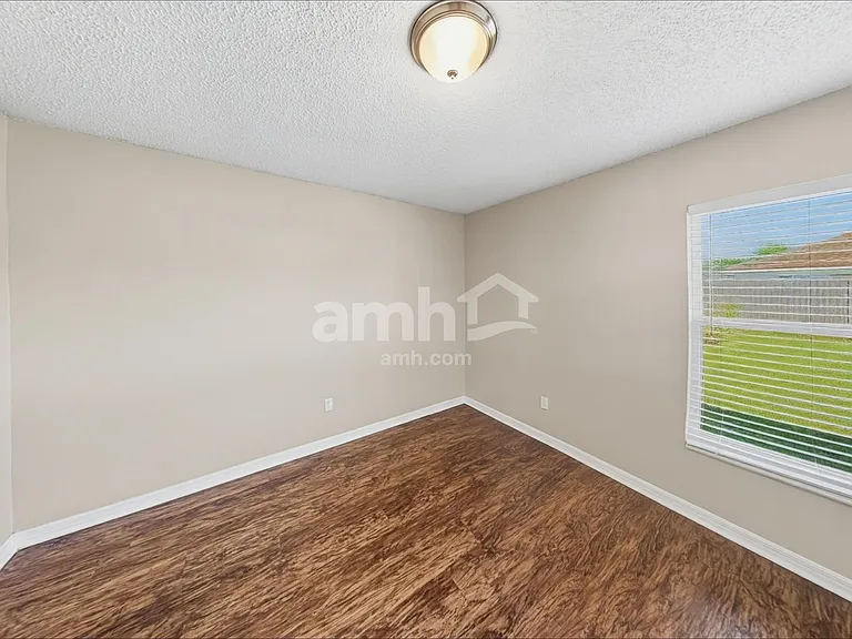 315 Colony Ct — Photo 15