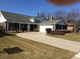 3014 N Windsor Dr, Arlington Heights, IL 60004