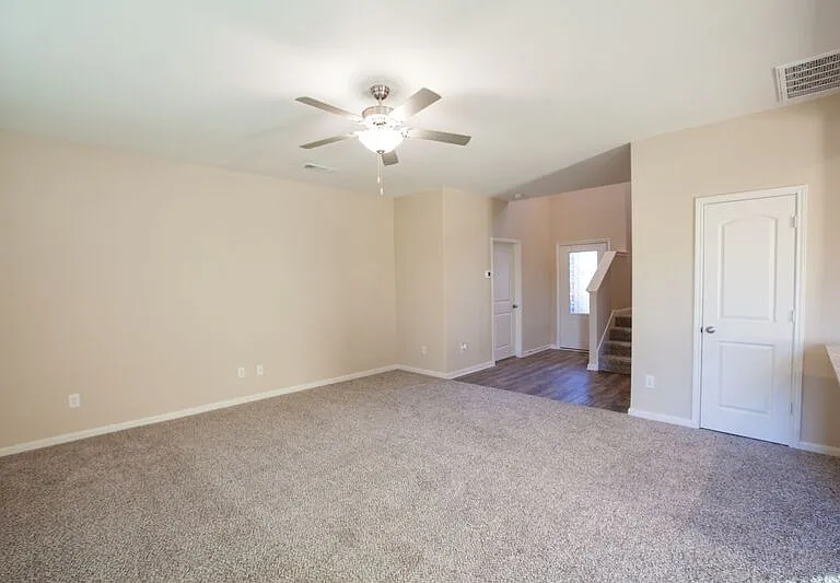 1917 Dahlia Way — Photo 7
