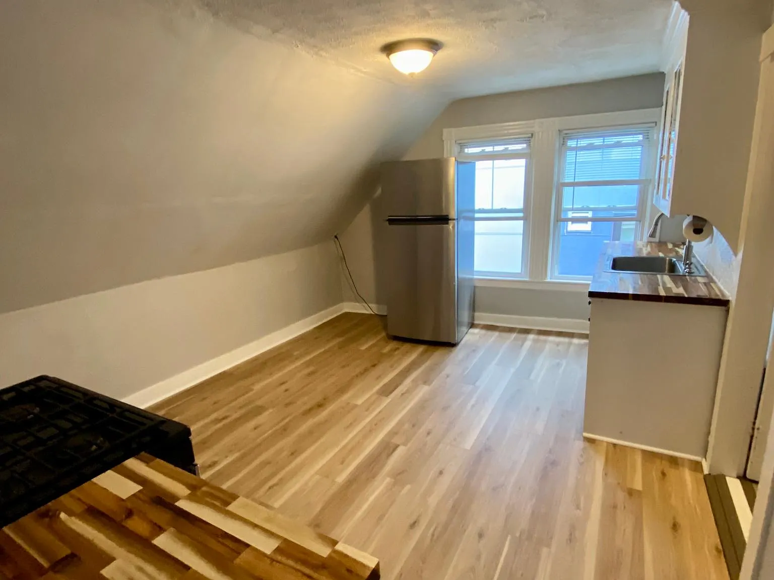 40 Hampshire St — Photo 3