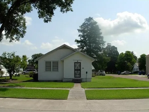 639 Evergreen Dr, Gretna, LA 70053