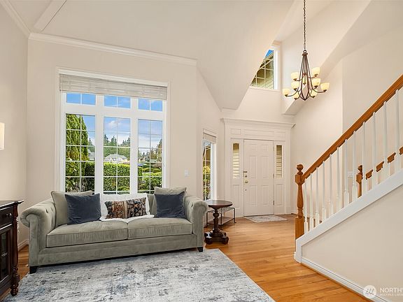 5th image of 2433 201st Street SE