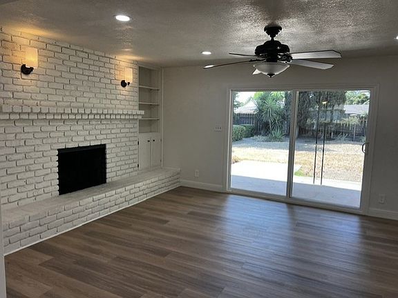 4th image of 3245 W Dovewood Ln