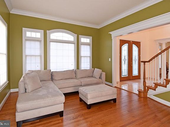 4th image of 10208 Unicorn Way