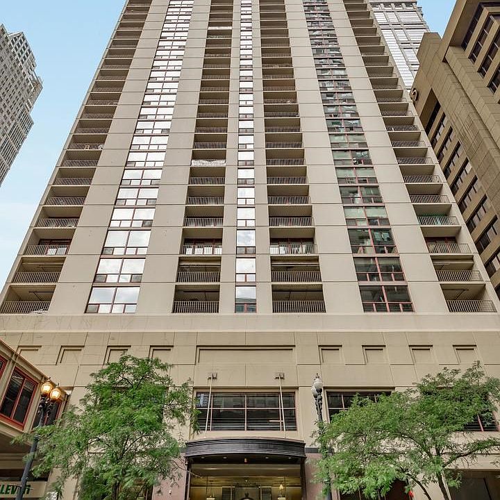 1st image of 200 N Dearborn St Unit 3805