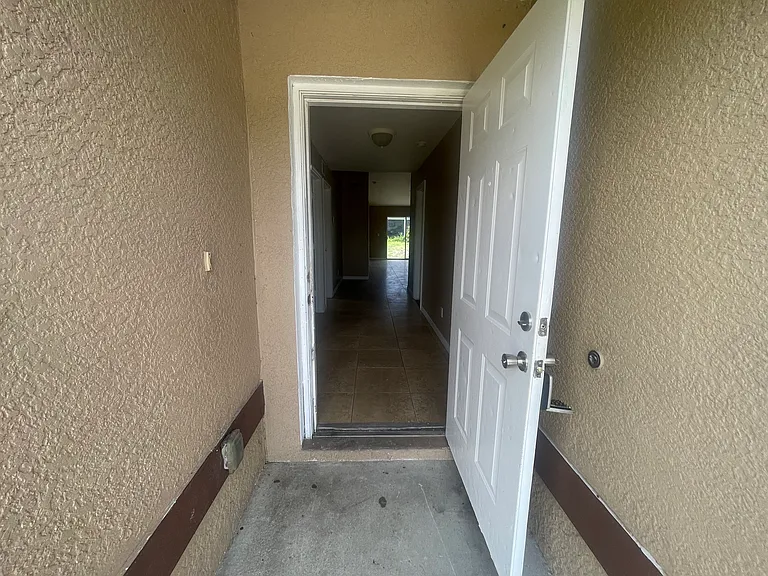 126 Hightower Ave S — Photo 18