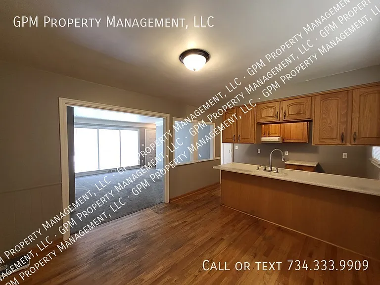 3277 Terry St — Photo 10