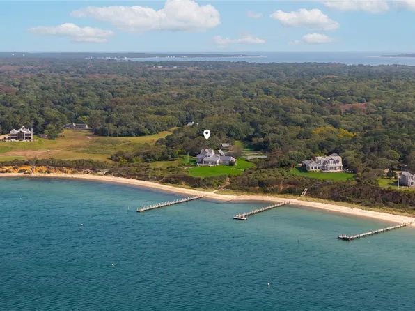 139 Chappaquiddick Rd, Edgartown, MA 02539