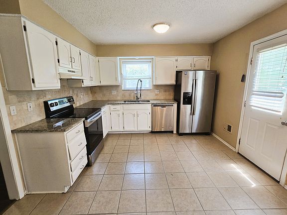 5th image of 6707 W 150th St