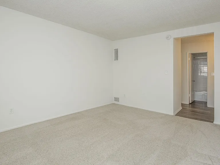R.C. Briarwood Apartment Homes — Photo 27