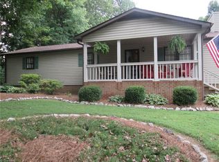 3029 Harvest Dr, Thomasville, NC 27360