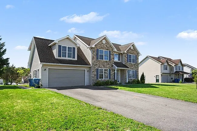 65 Meade Dr — Photo 8