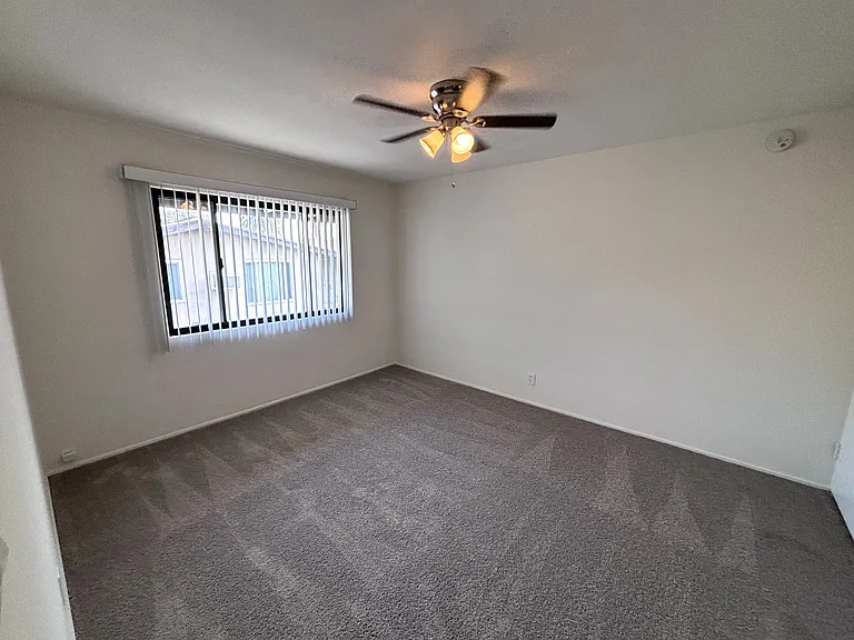 305 California Blvd — Photo 23