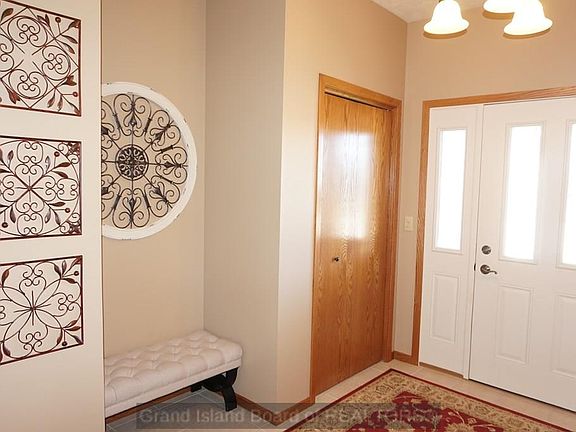 4th image of 3012 Laramie Dr