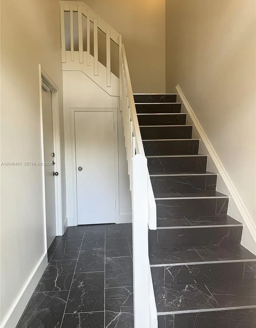 Greenglades Condo13 — Photo 3
