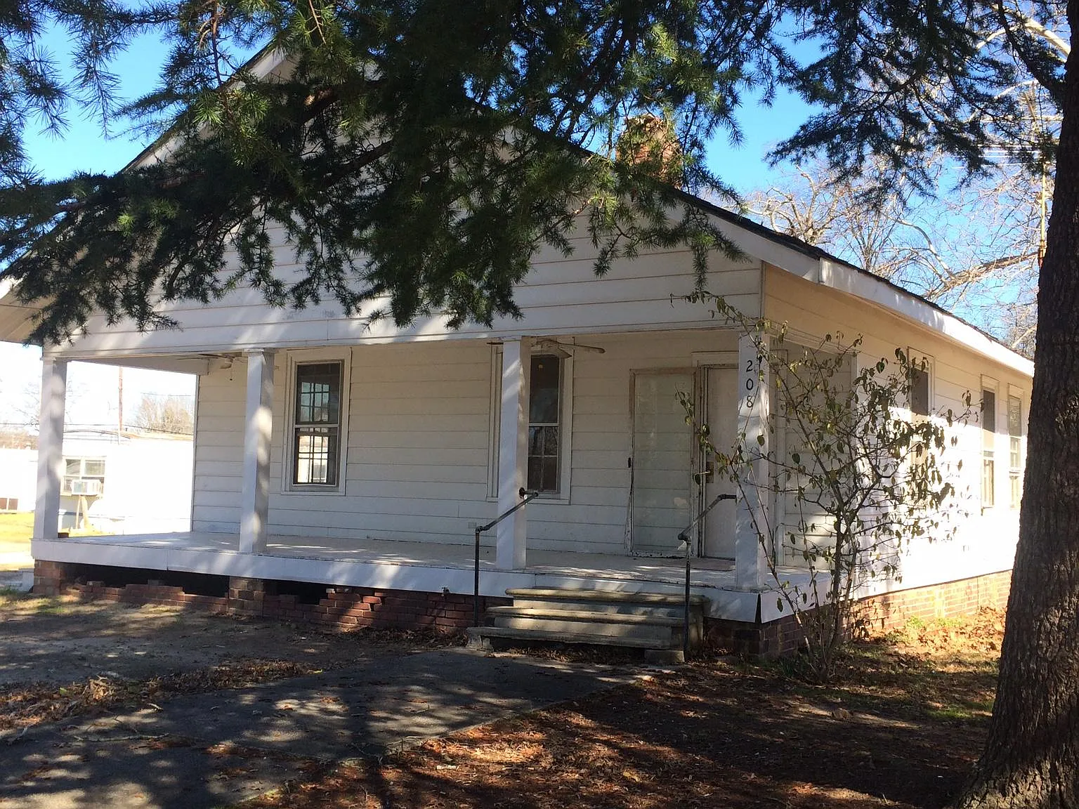 208 Player St — Photo 1