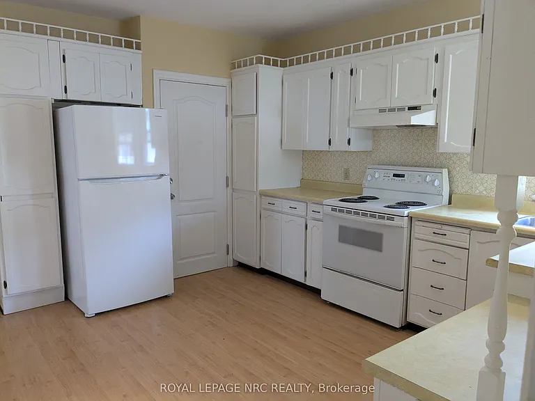 187 Neff St #UPPER — Photo 8