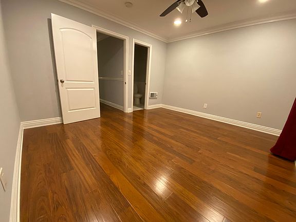 4th image of 1725 Loma Ave Unit 12