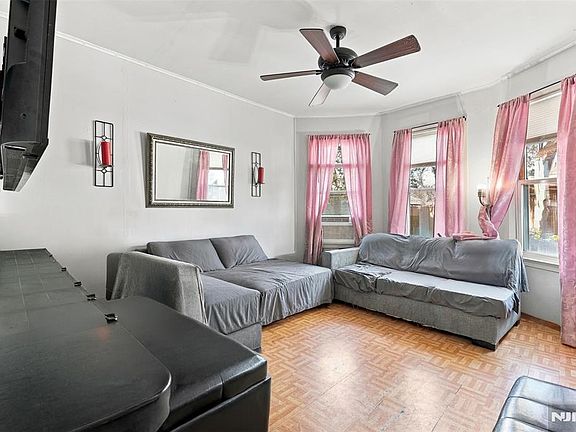 5th image of 1044 22nd Street