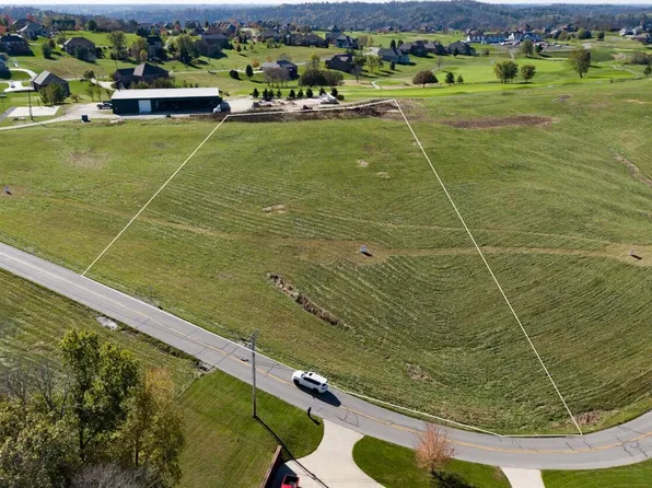 2 Avawam Dr, Richmond, KY 40475