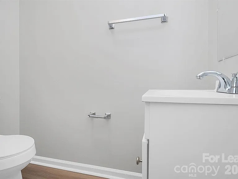 1219 Anderson St — Photo 7