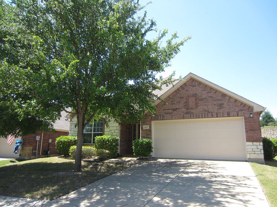 1st image of 827 Mustang Dr