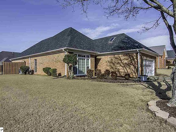 5th image of 106 Bouchillion Dr