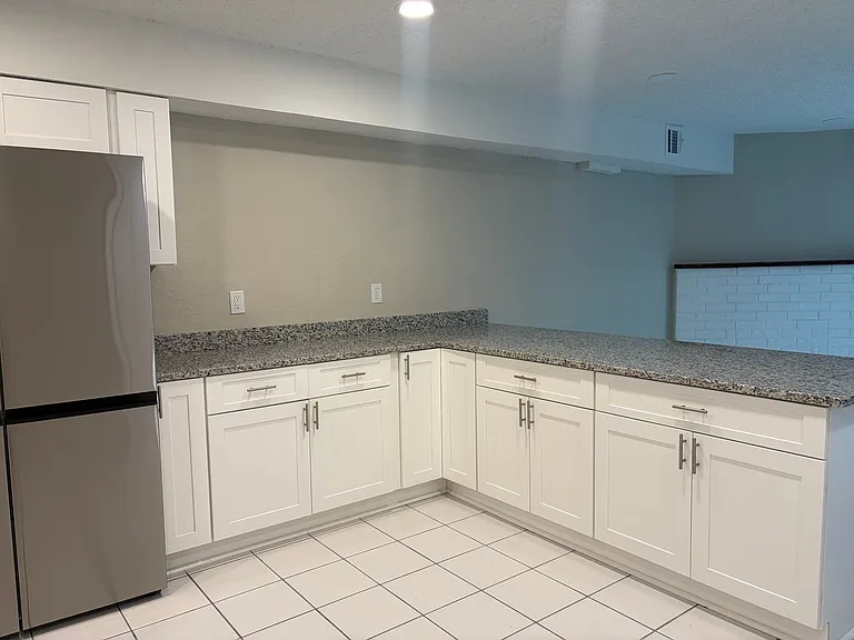 4116 Delaware Ave — Photo 8