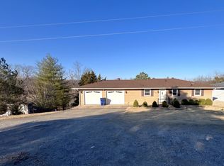 1991 Lakeshore Dr S, Goreville, IL 62939