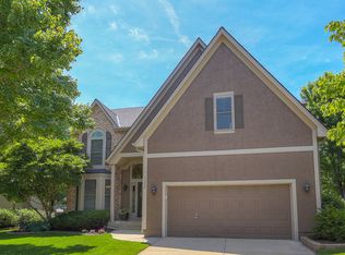 12226 S Summit St, Olathe, KS 66062