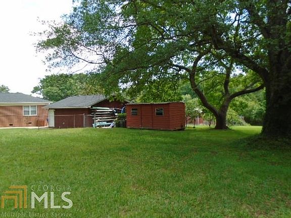 5th image of 412 Pineridge Dr